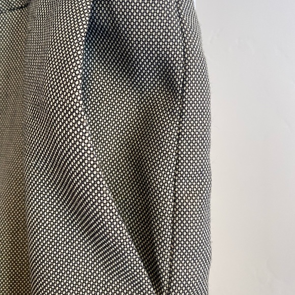 Banana Republic | Textured Pattern Pencil Skirt - Picture 4 of 4